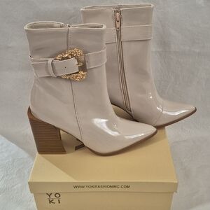 Yoki Cream Ankle Boots with Gold Patent Leather Buckle Block Heel Size 9